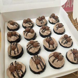 Double Chocolate Cupcakes with Chocolate Cream